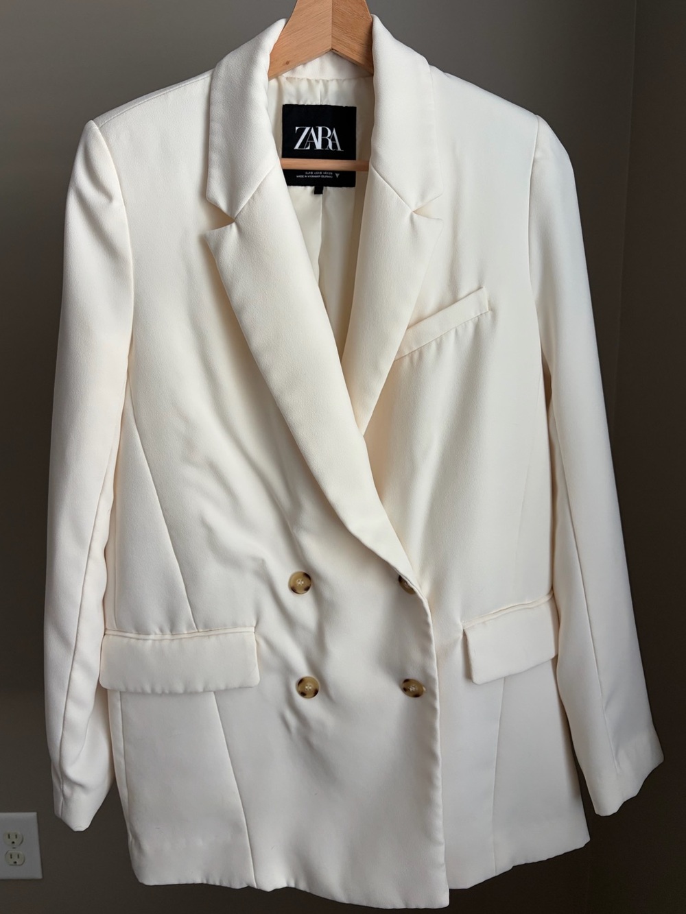 Zara Off-White Double-Breasted Blazer with Gold Buttons